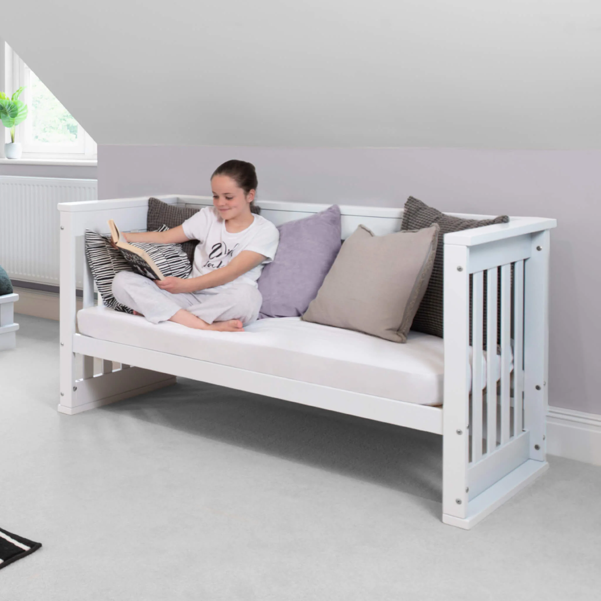 Eton Convertible Plus Cot Bed - Image 4